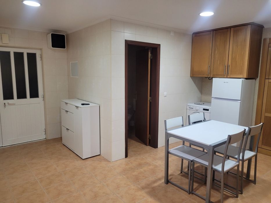 Arrenda se  T1 S.joao das lampas