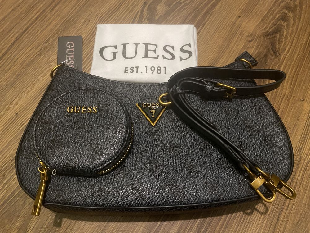 Жіночі сумочки Guess