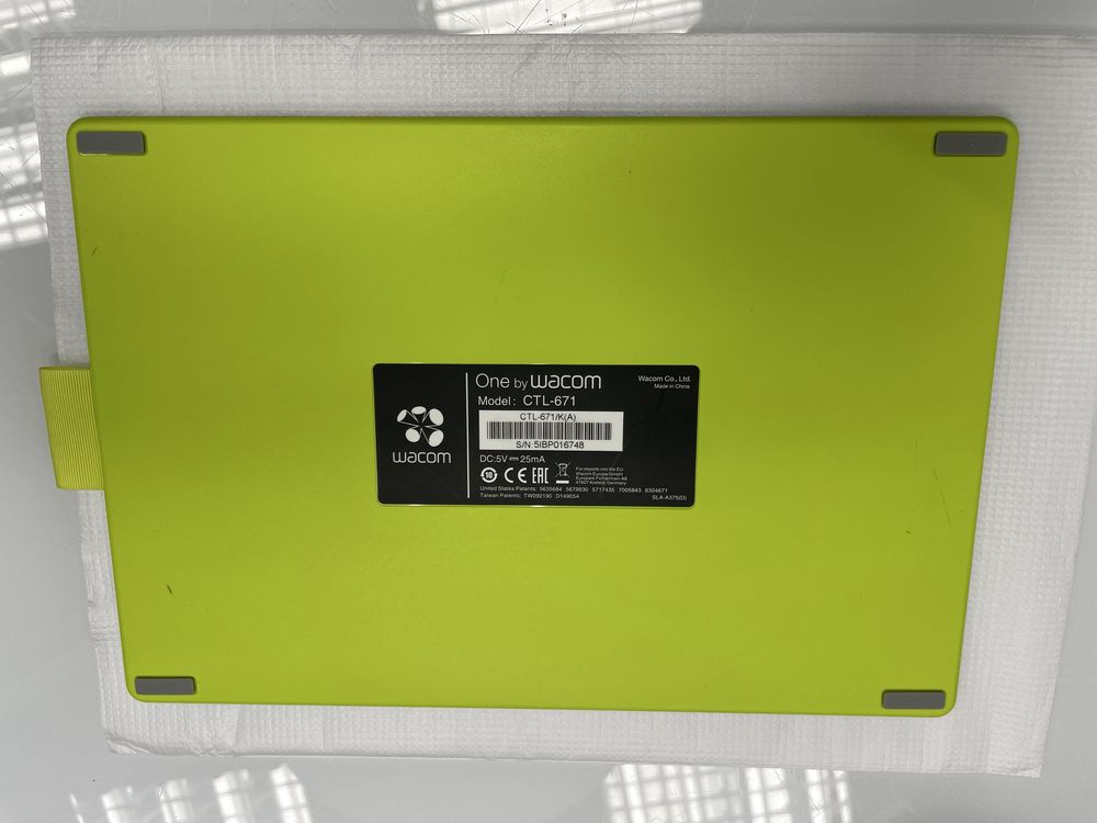 Tablet graficzny One by Wacom M CTL - 671