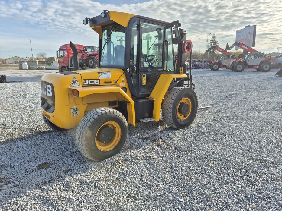 Wózek widłowy terenowy JCB 930 4x4 20r