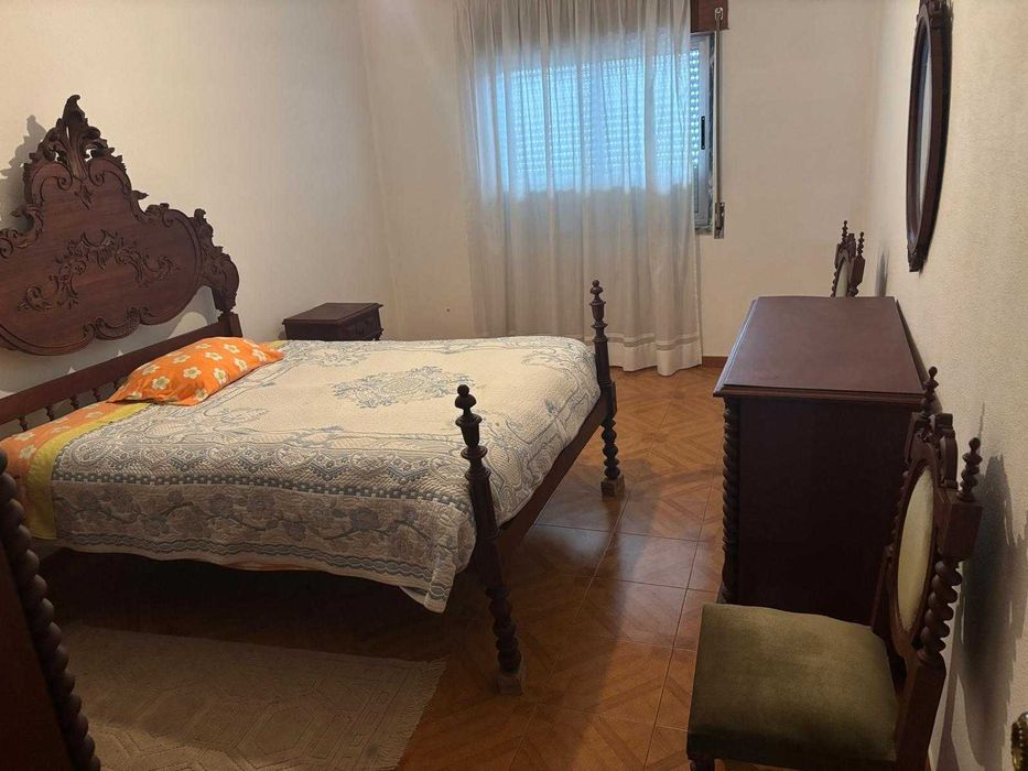 Lote Móveis Antigos – 400€ ou Melhor Oferta