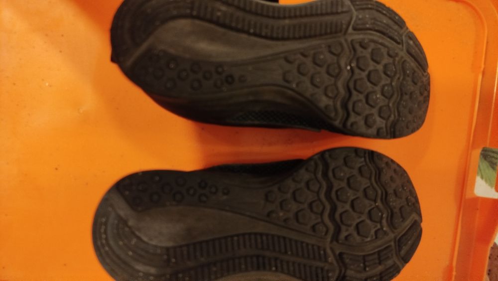 Buty chłopięce 29,5 Nike