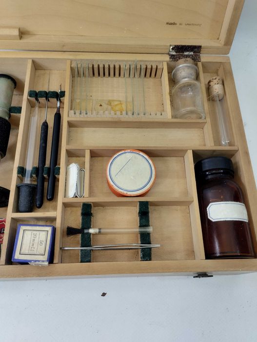 Mikroskop stojakowy Enuro