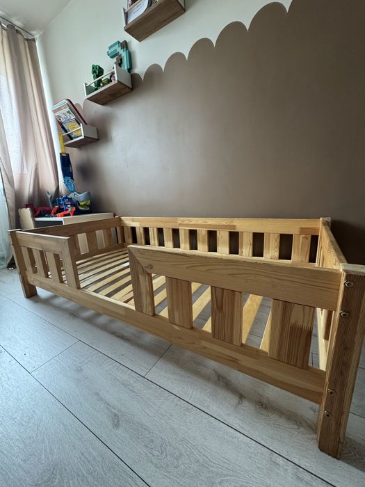 Łóżko dziecięce drewniane