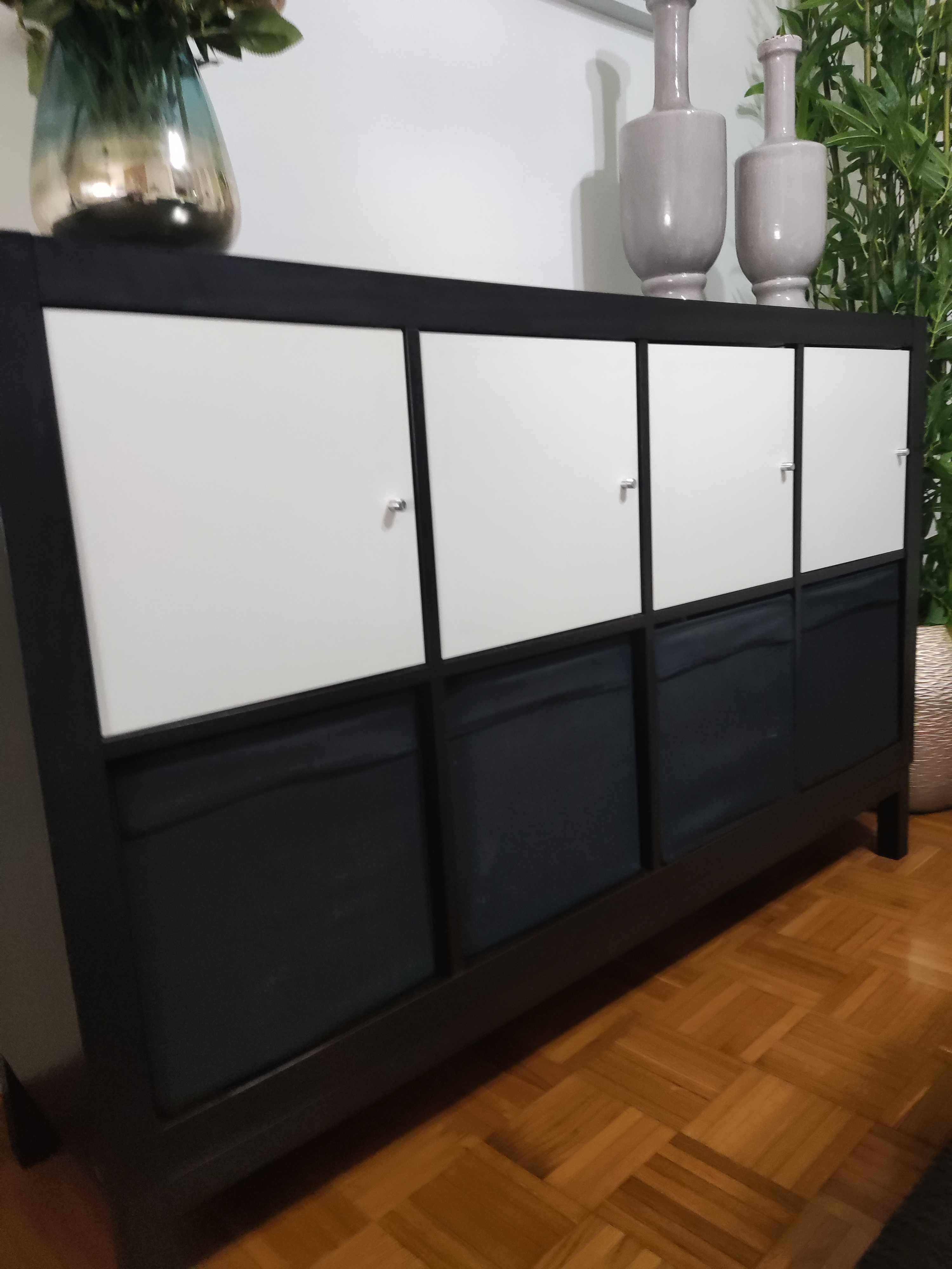 Móvel preto do ikea