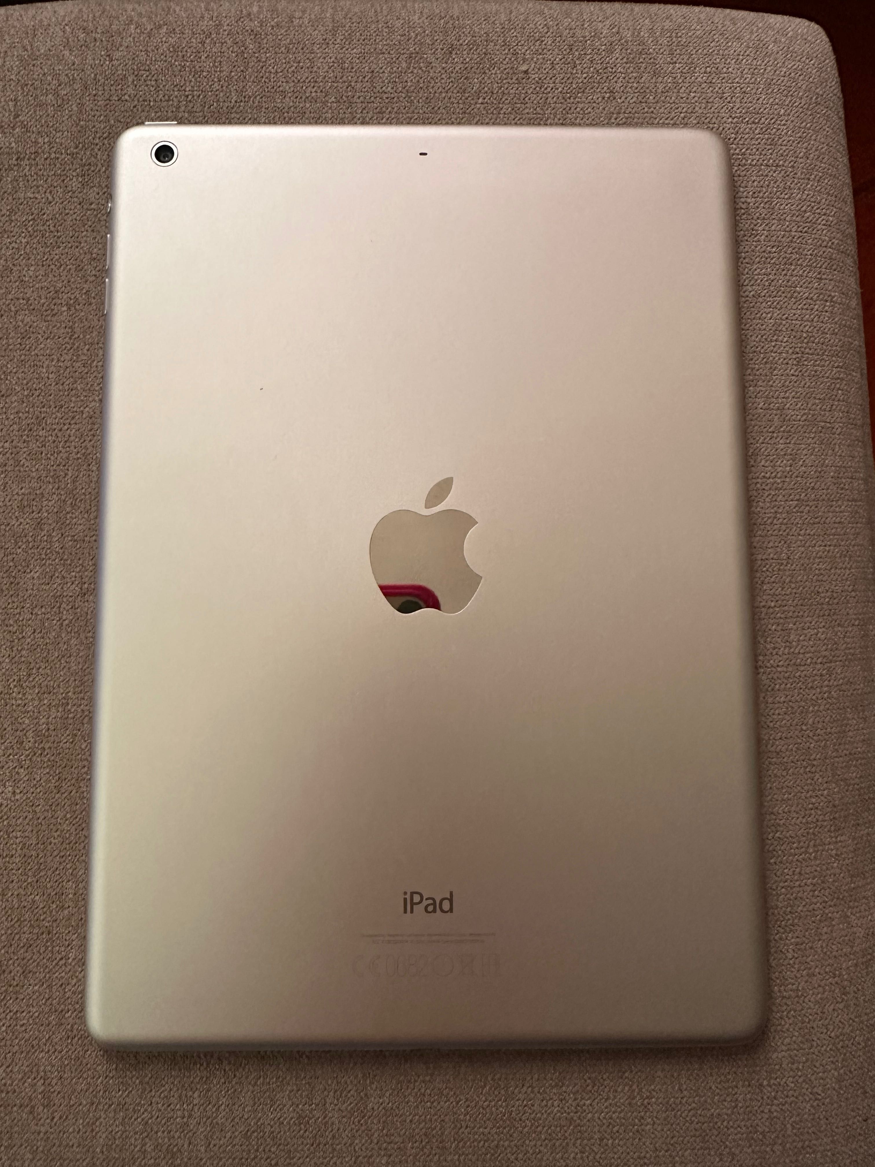 iPad Air Wi-Fi 9.7" 16GB Prateado