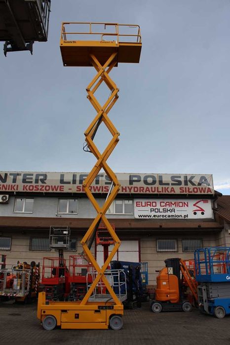 Haulotte Compact 12 m podnośnik nożycowy zwyżka skyjack genie 3246 jlg