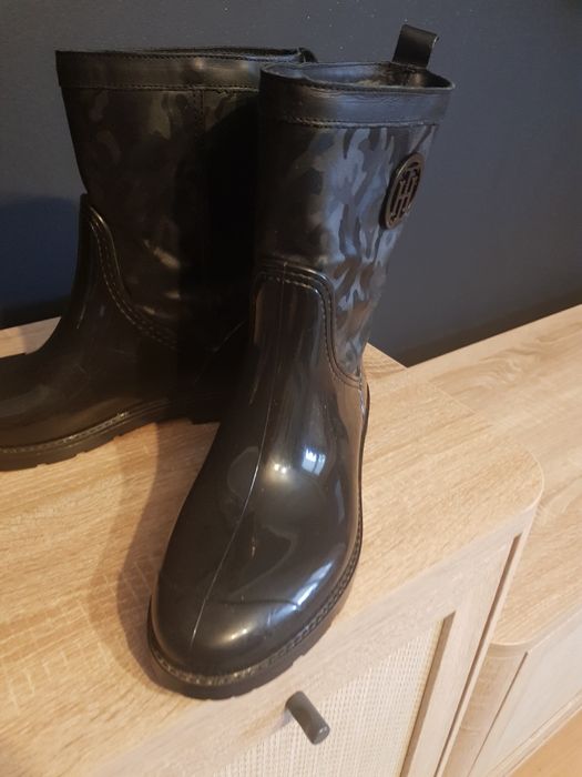 Buty zimowe kozaki śniegowce 37 Tommy Hilfiger.