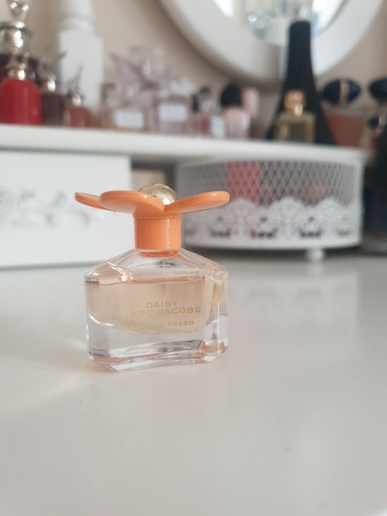 Miniaturka Marc Jacobs Daisy