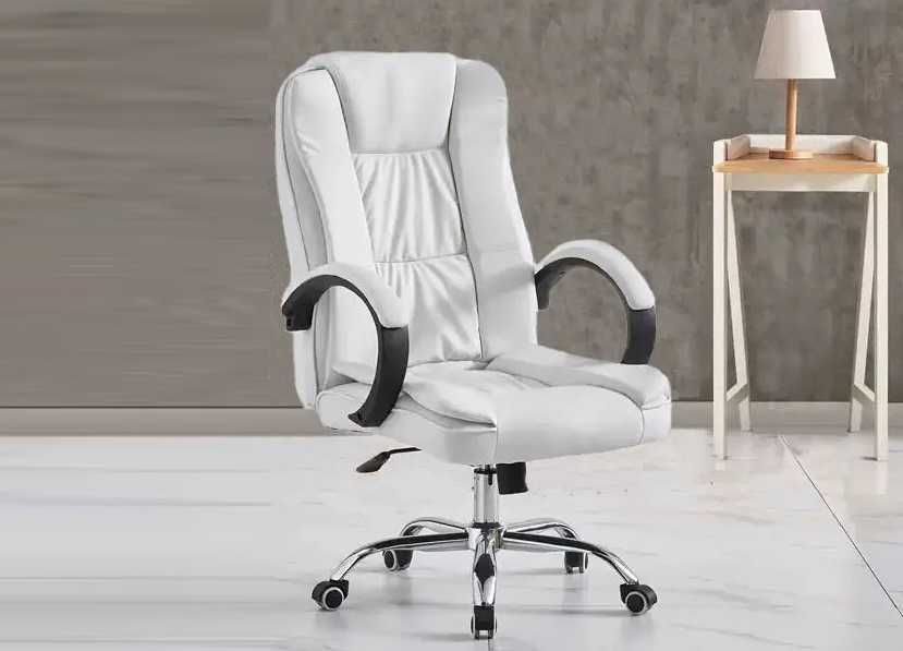 Белое кресло на колесах офисное Workini для компьютера, офиса, дома