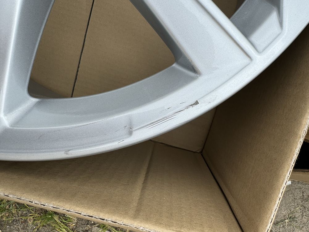 Felga 8,0x17 ET46 Audi A3 8Y0 otyginał ładna