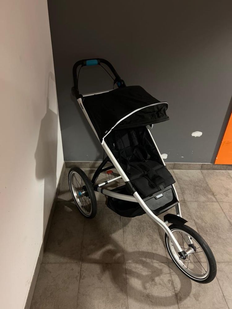 Wózek biegowy THULE Glide 2 Sport Jet Black + Moskitiera