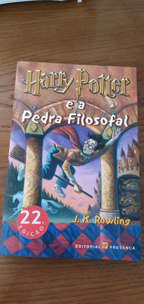 Livro Harry Potter e a Pedra Filosofal