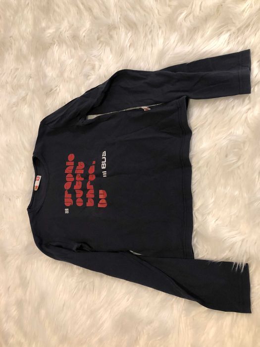 sweat azul escura com letras tamanho 12