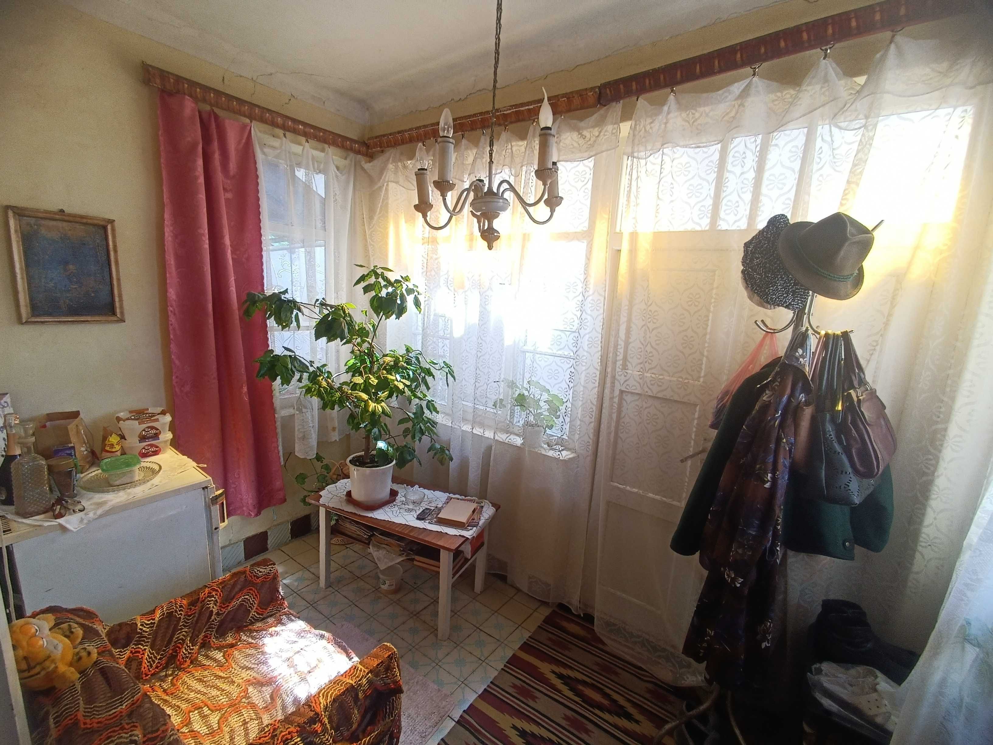 ПРОДАЖ компактного будинку недалеко від басейну та центральної частини