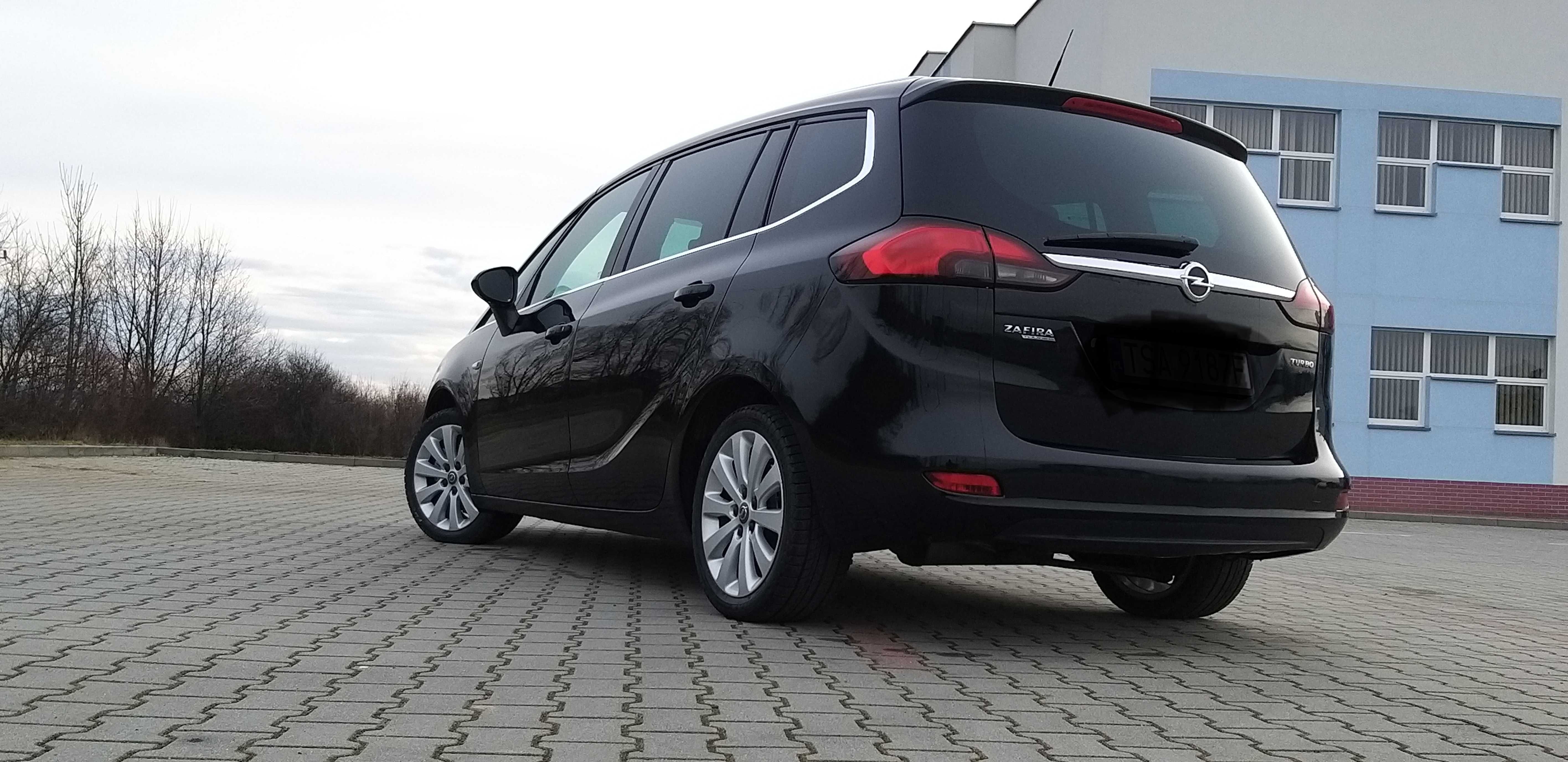 Opel Zafira C 1.4 turbo - 7 osobowy automat,klima,xenony