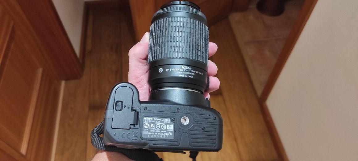 NIKON D3100 + Objetiva AF-S DX 18-55mm e AF-S DX 55-200mm VR