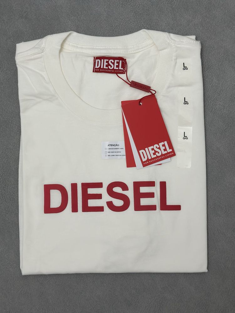 T-Shirt Diesel branca tamanho L