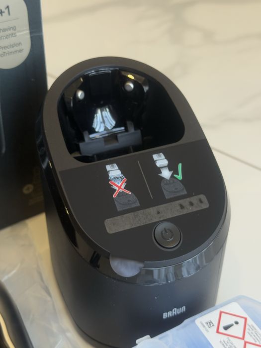 Бритва с контенером очистки Braun Series 8 8567s