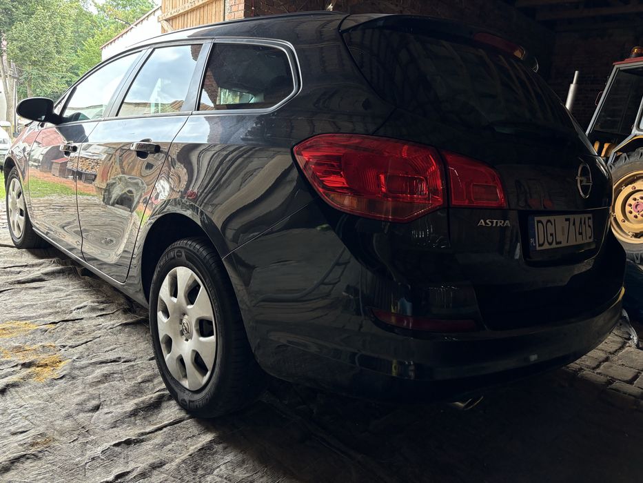 Sprzedam Opla Astra po kolizji