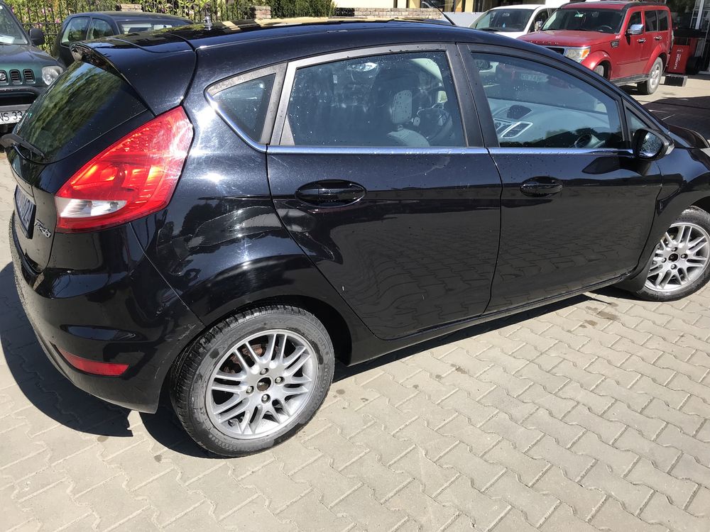 FORD FIESTA  1,25 +lpg super oszczedny!!