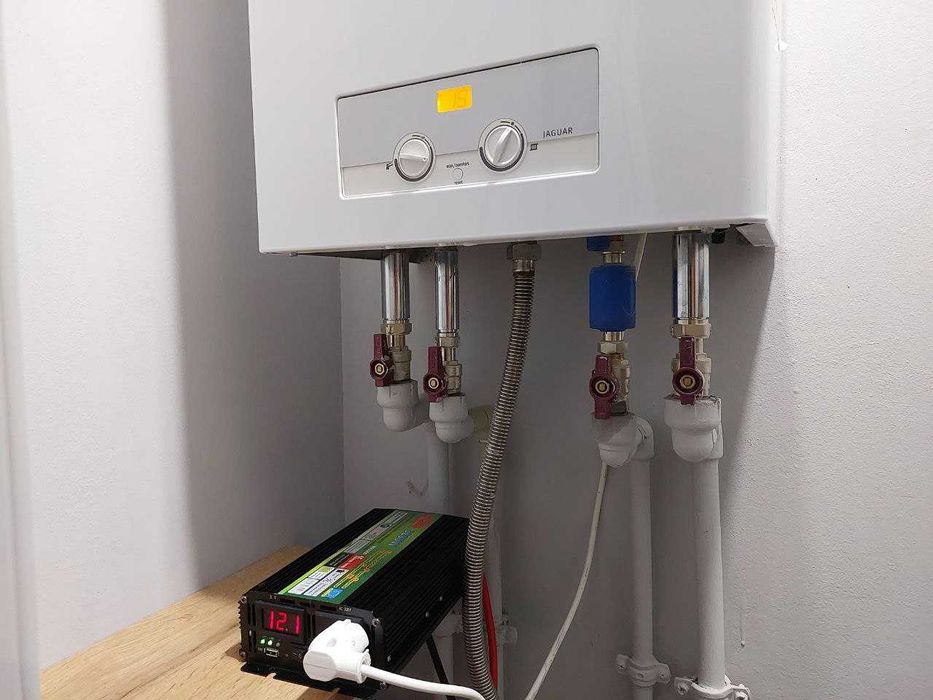 Перетворювач напруги, інвертор Wimpex 3200W UPS 12V /220V із зарядним