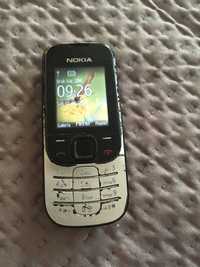 Nokia 2330c-2 z dwoma oryginalnymi bateriami