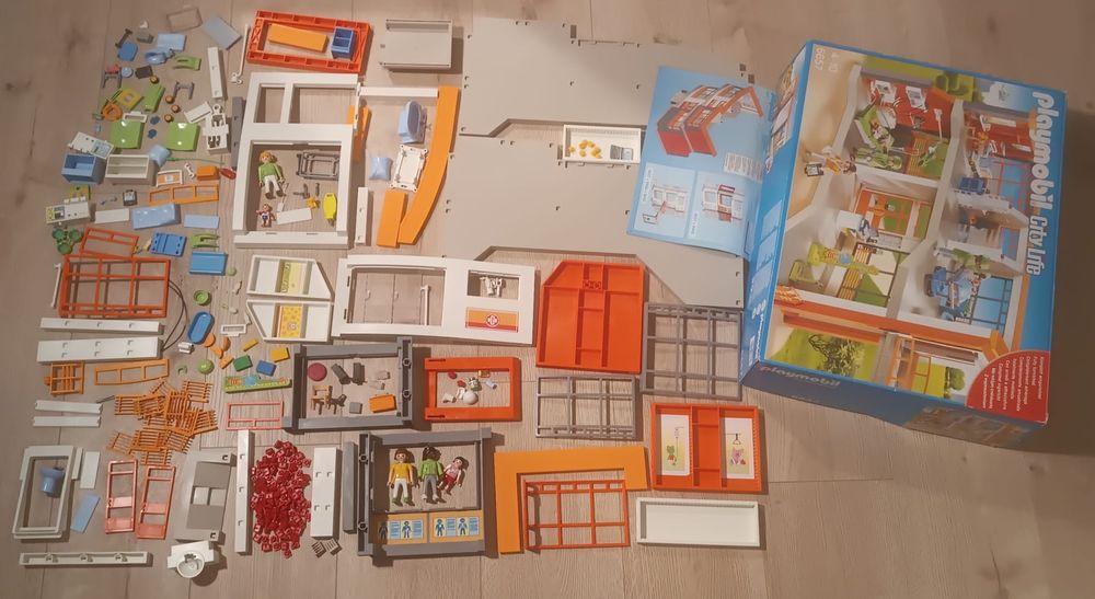 PLAYMOBIL CITY LIFE SZPITAL z wyposażeniem - 6657 stan idealny