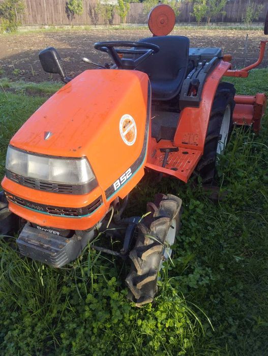 мінітрактор Кубота В-52