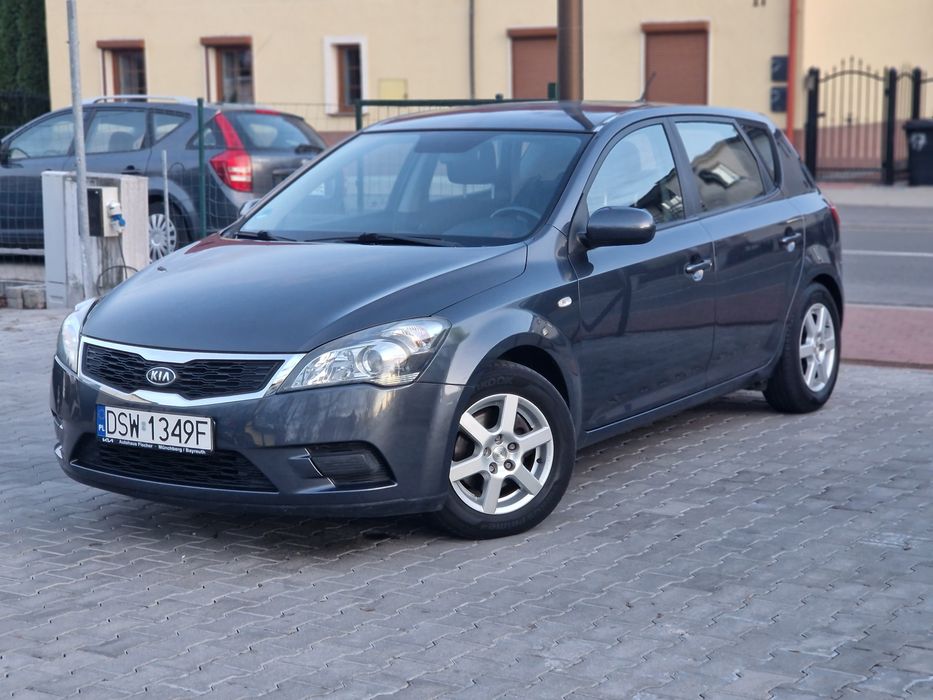 Kia Ceed Lift 1.6 Benzyna 126km Niski przebieg