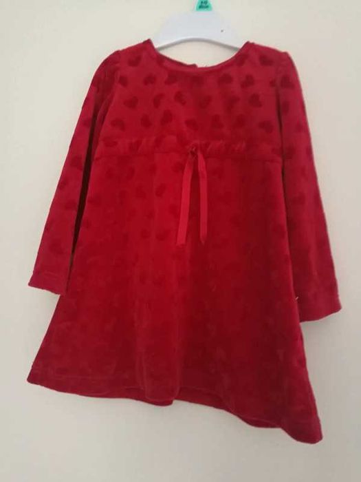 Czerwona sukienka w serduszka 86 H&M ala welur