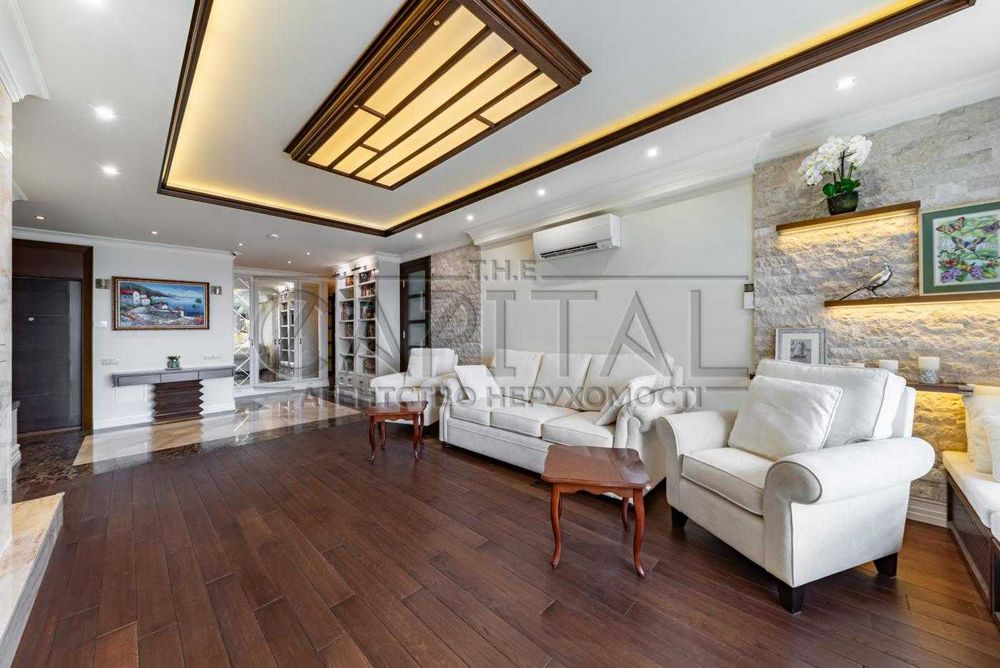 ОРЕНДА Бізнес-клас на висоті: стильна 3-к 108м2 з авторським ремонтом