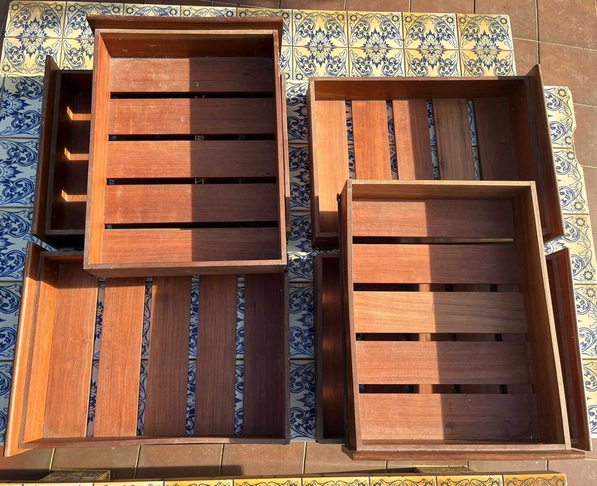 Gavetas madeira maciça de mercearia antiga