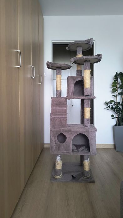 Drapak-domek dla kota