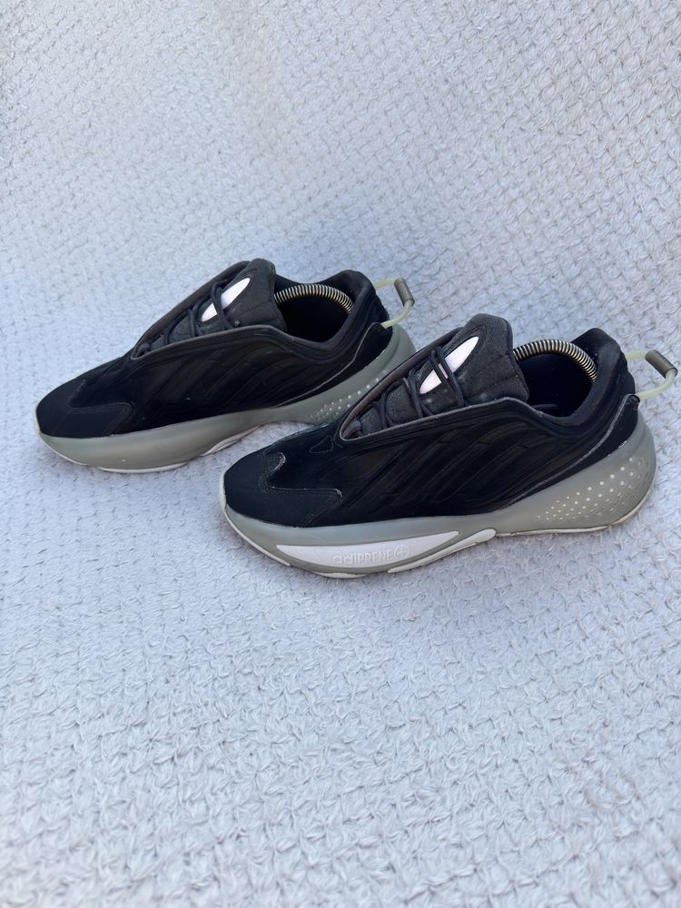 Кроссовки adidas ozrah