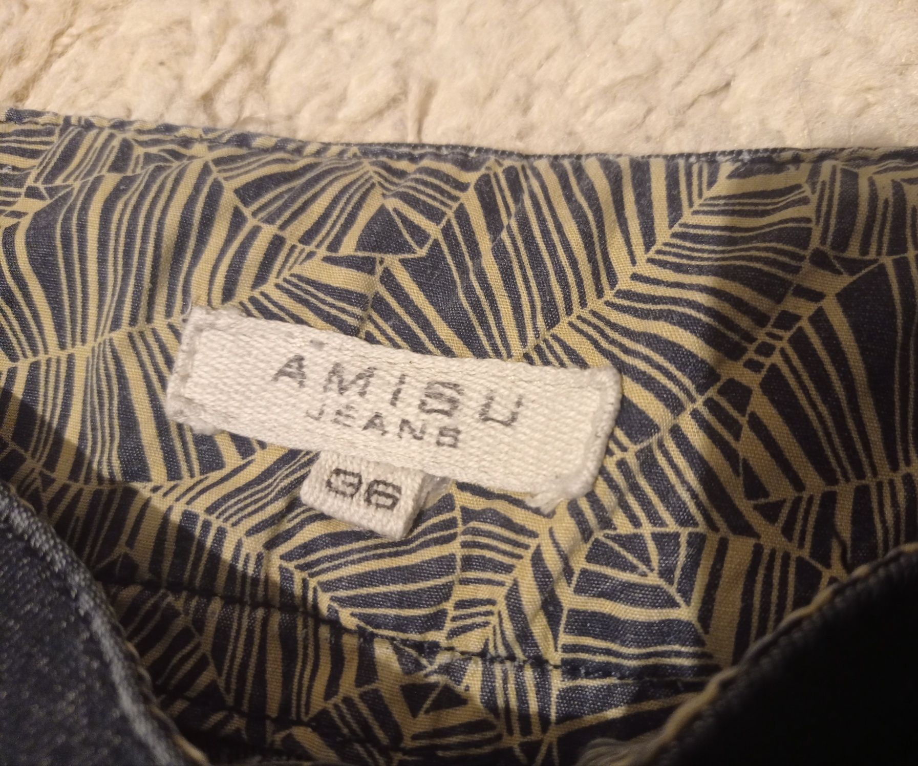 Krótkie spodenki szorty damskie Amisu Jeans 36