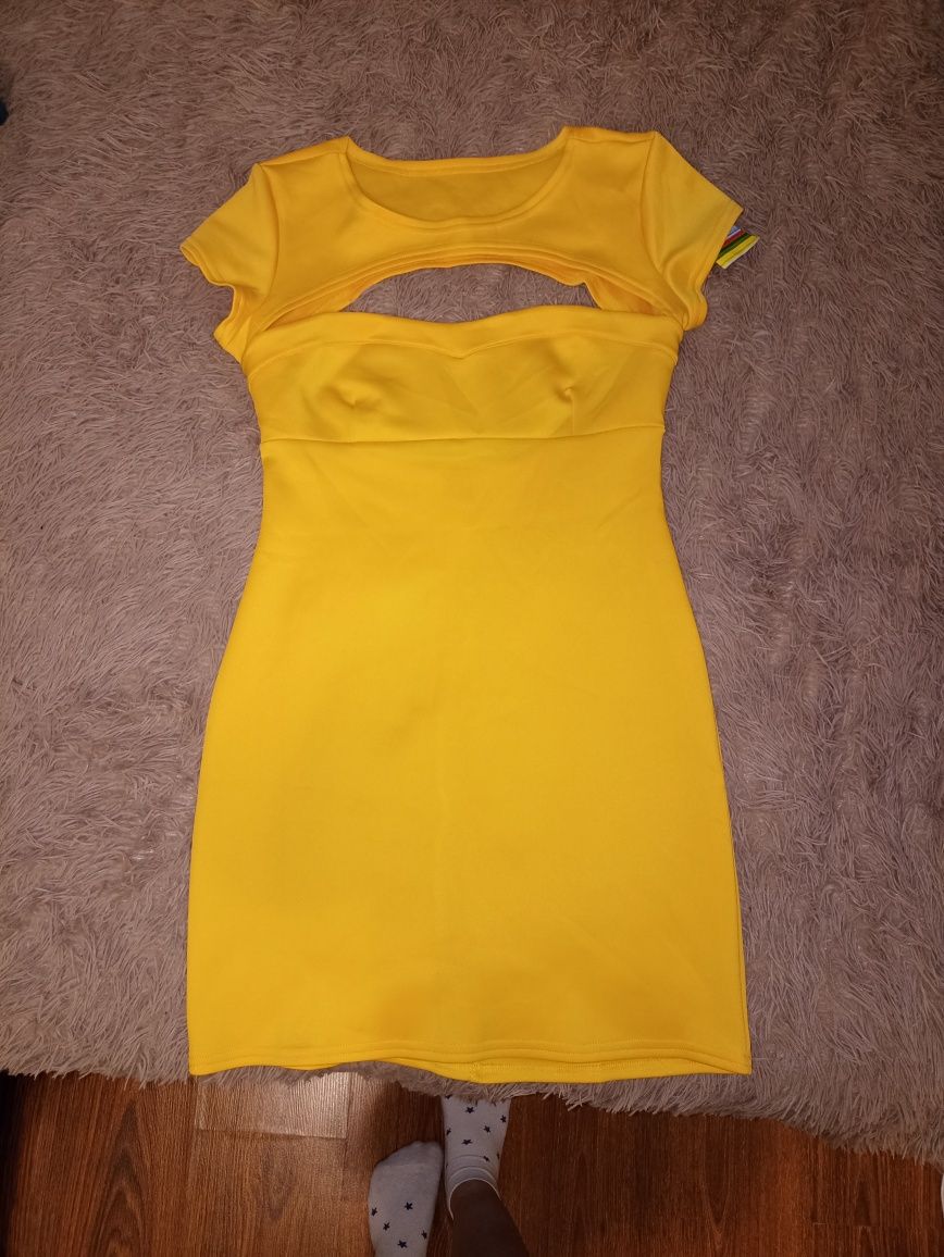Міні плаття жовтого кольору