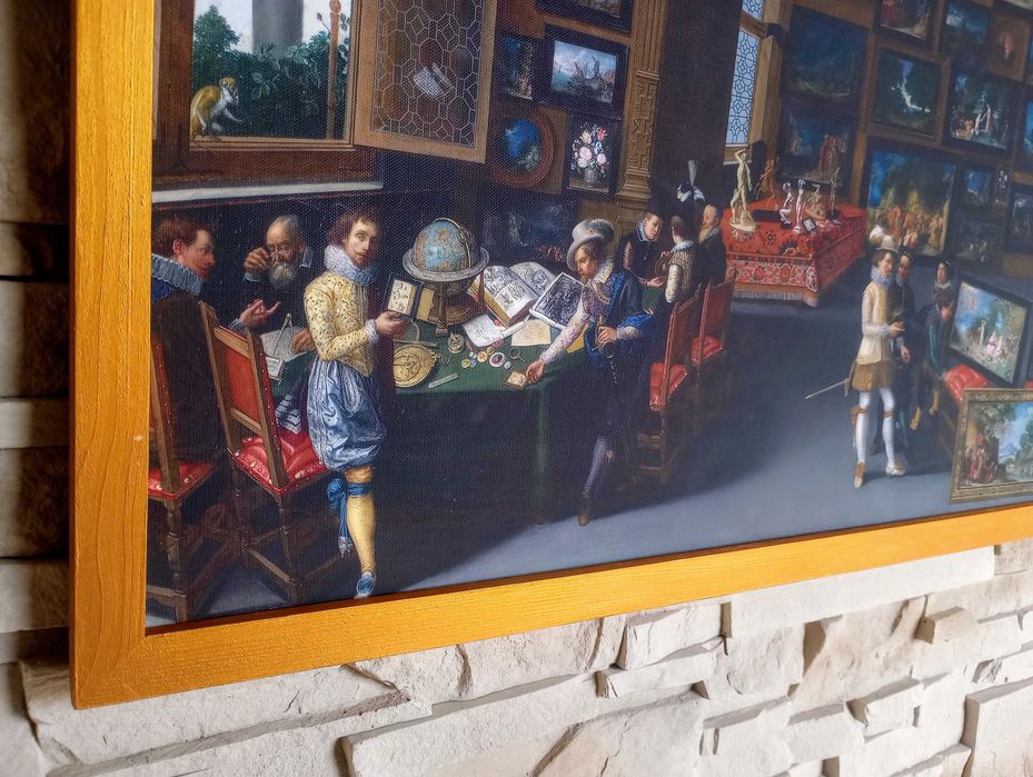 Obraz na płótnie - Znawcy w pokoju ozdobionym obrazami, 50x70cm