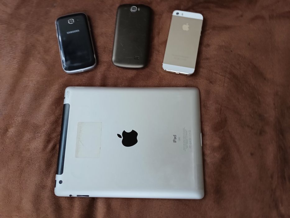 IPhone, IPad, Samsung,   на запчастини