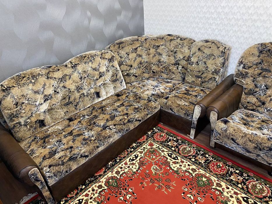 Диван кутовий і крісло