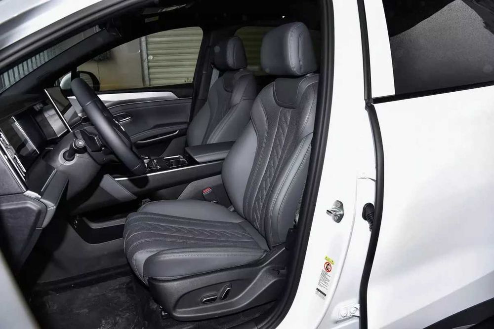 2025 BYD Song L DMi Beyond edition