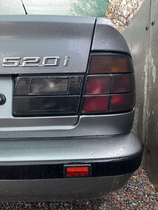 Фонарі Hella Black на Е34