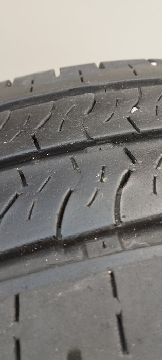 Vendo pneus 235/65/16  115/113 R