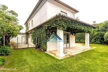 Moradia T4 - Jardim - Varandas