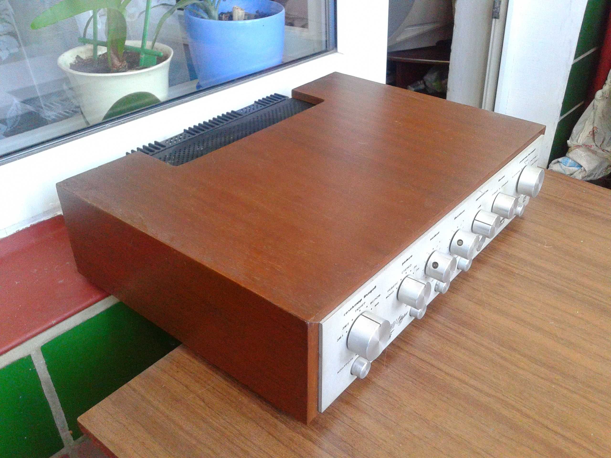 Підсилювач " Барк У-001 Стерео Hi-Fi ".