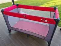 Cama de viagem impecável