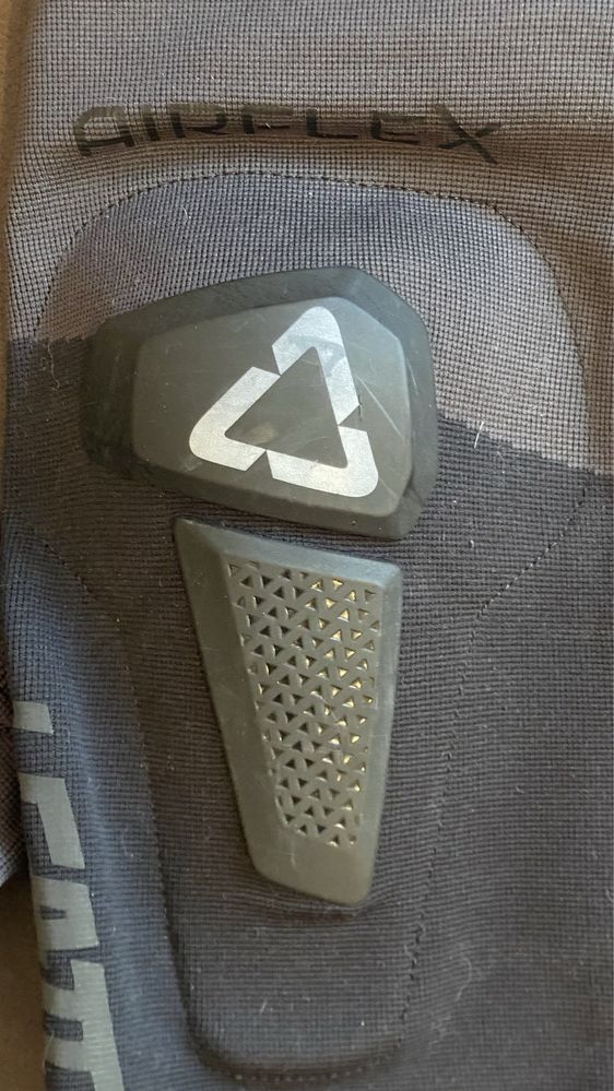 Комплект захисту, шолом fox F-10 flux l/xl + наколінники Leatt airflex