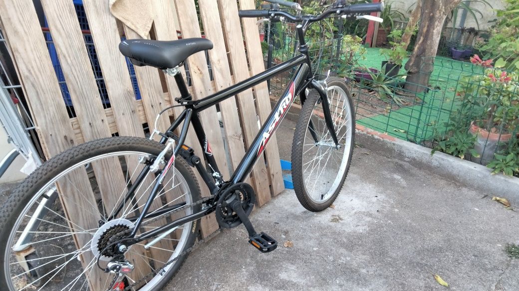 Bicicleta Astro Preta