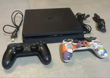 Konsola Playstation 4 PS4 Slim 500 GB + 2 pady i okablowanie