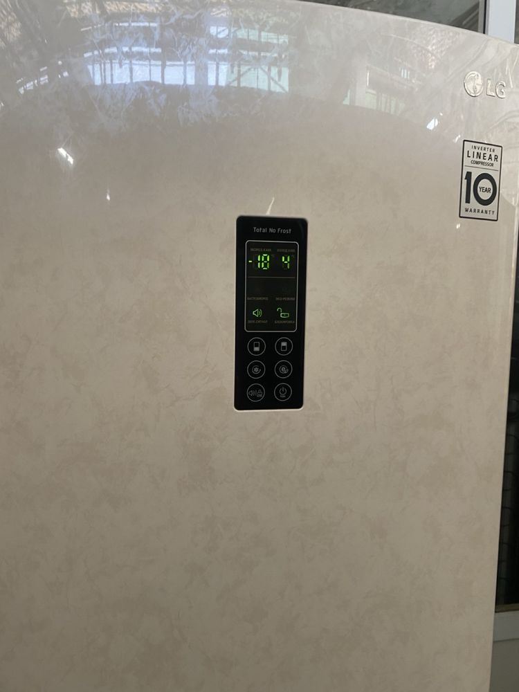 Холодильник  LG  No Frost.